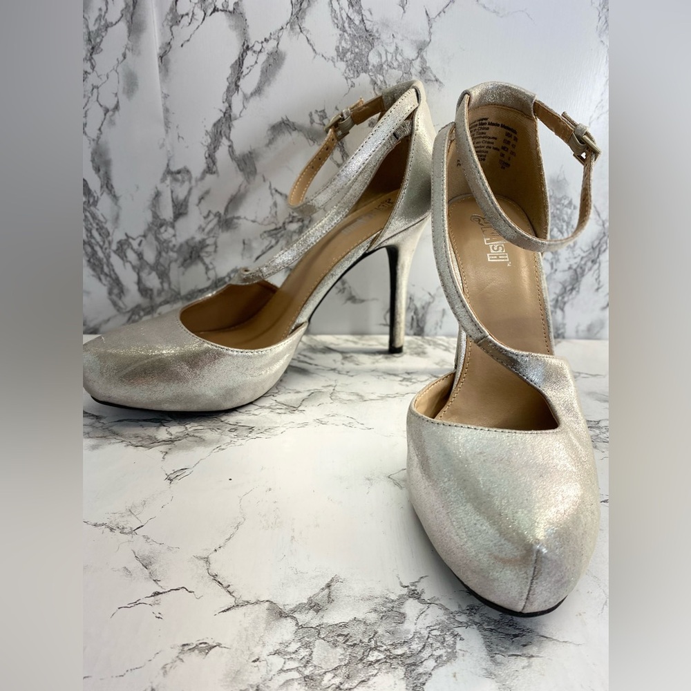 Brash Silver Ankle Strap Metallic 4.5 inch closed Round toe Heels Size 9.5